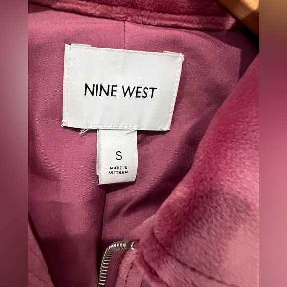 Nine West Velvet Crop Jacket Woman's
Size S Full Zip Pink Pockets Coat - Picture 6 of 10